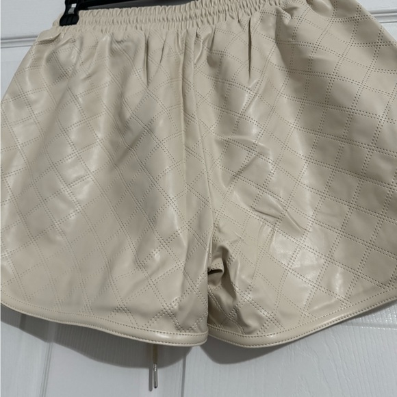 Faux leather ivory shorts size large - Picture 2 of 2